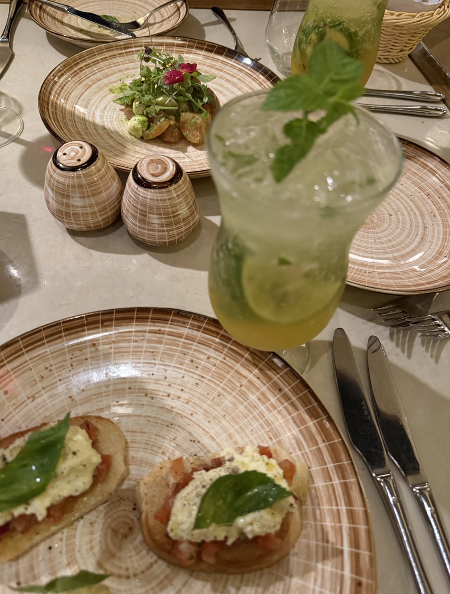 aria ♱ tweet media