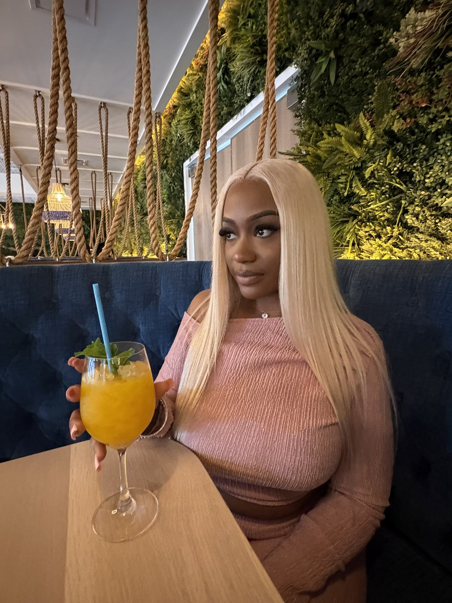 hot girl ❤️🔥 tweet media