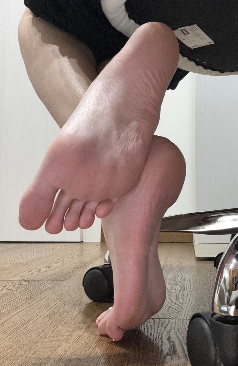 size45muse's tweet photo. 1K of you losers following my every step... I guess my soles are even more addictive than I thought. 👣😏 thank you all!🫶🏻 https://t.co/W17OZL5FOm