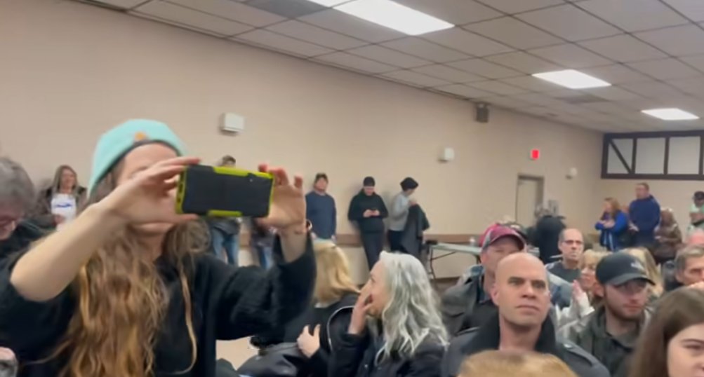 stayfreealberta tweet media