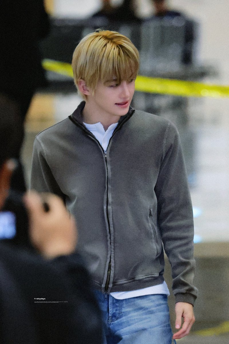 𝐑𝐚𝐢𝐧𝐲𝐝𝐚𝐲𝐬. tweet media