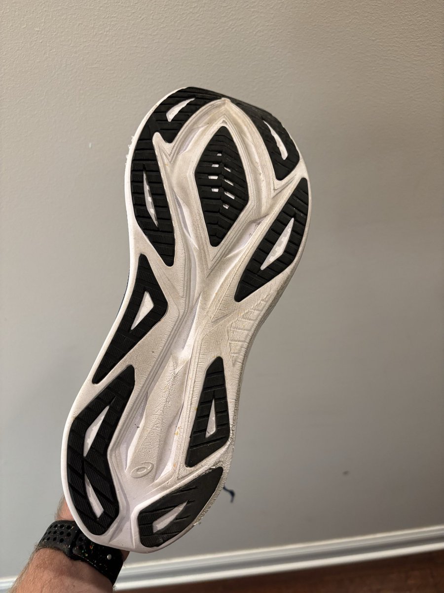 TNForsythe's tweet photo. 43.64 miles of use… my fault or no?@ASICSamerica https://t.co/Scb4LQ8Zly