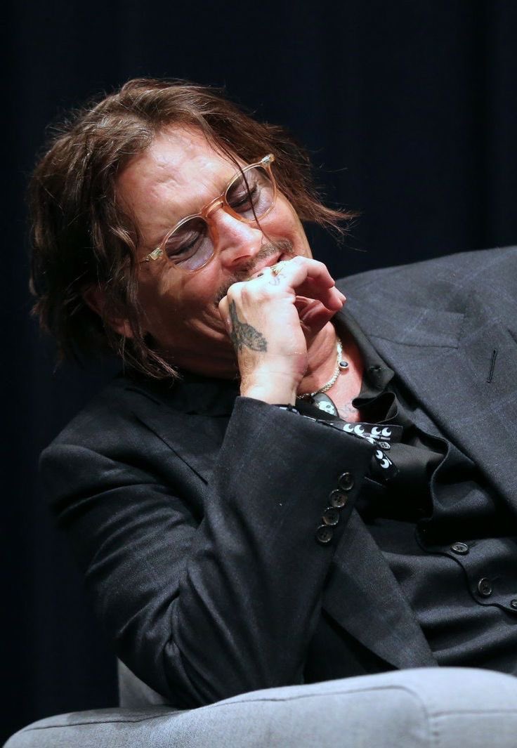 Johnny depp tweet media
