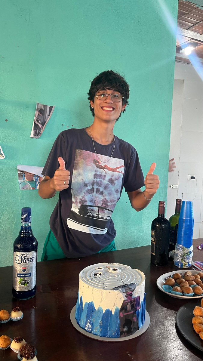 doppi111's tweet photo. Eu tenho os melhores amigos do mundo <3 https://t.co/xROP0BRHbK