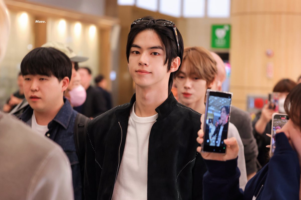 𝙈𝙖𝙯𝙚. tweet media