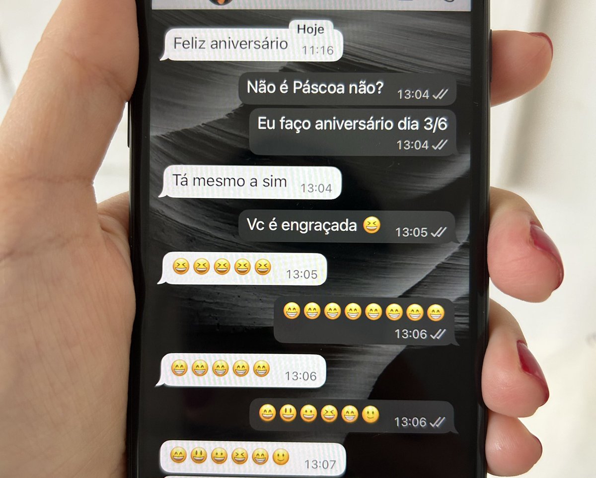 Vi essa conversa do Sebastian com uma amiga hoje, foi impossível não guardar essa pérola. Feliz Páscoa 😆
