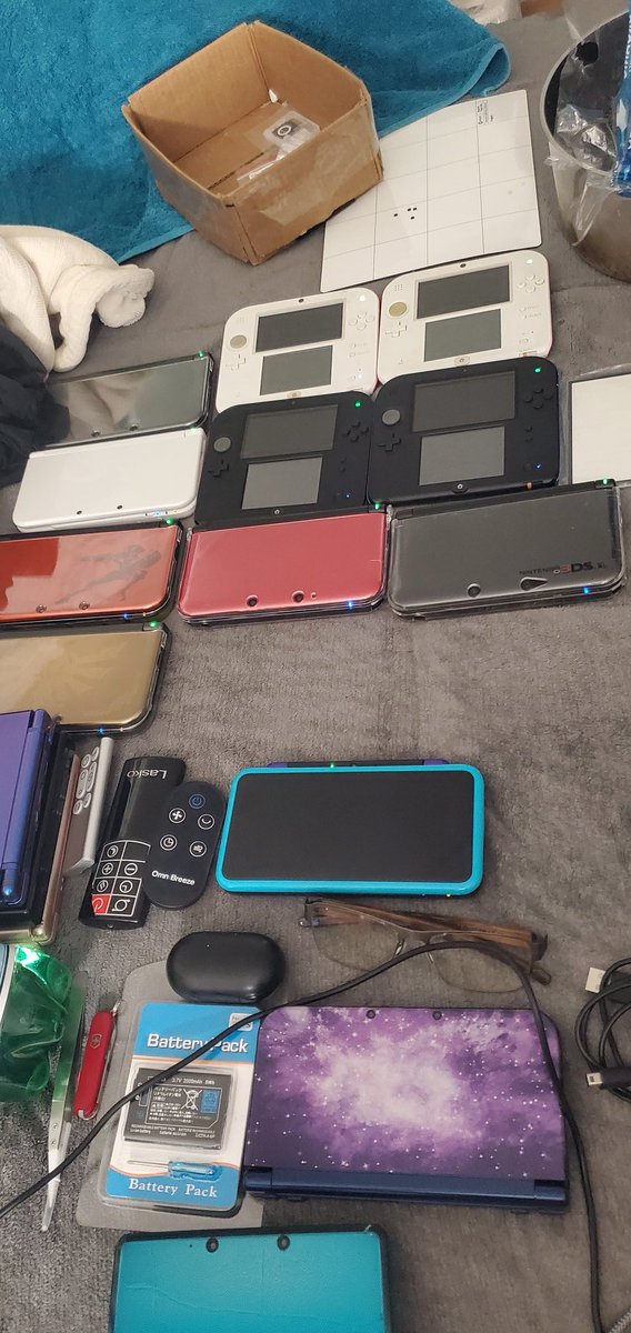 cliffsrepaircor's tweet photo. Setting my entire #3ds #Streetpass army too #petpass train station if you want to get a bunch of Street passes easy I've also set each system to a different state so it's easier to complete your USA collection. I believe it'll stay in there for 24 hours so everyone enjoy and happy Easter