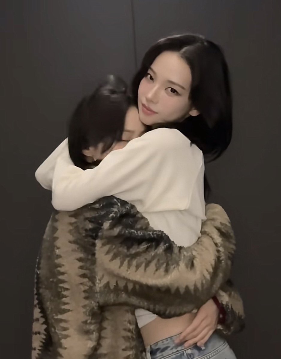 the kind of frame you'd see in a toxic yuri gl series