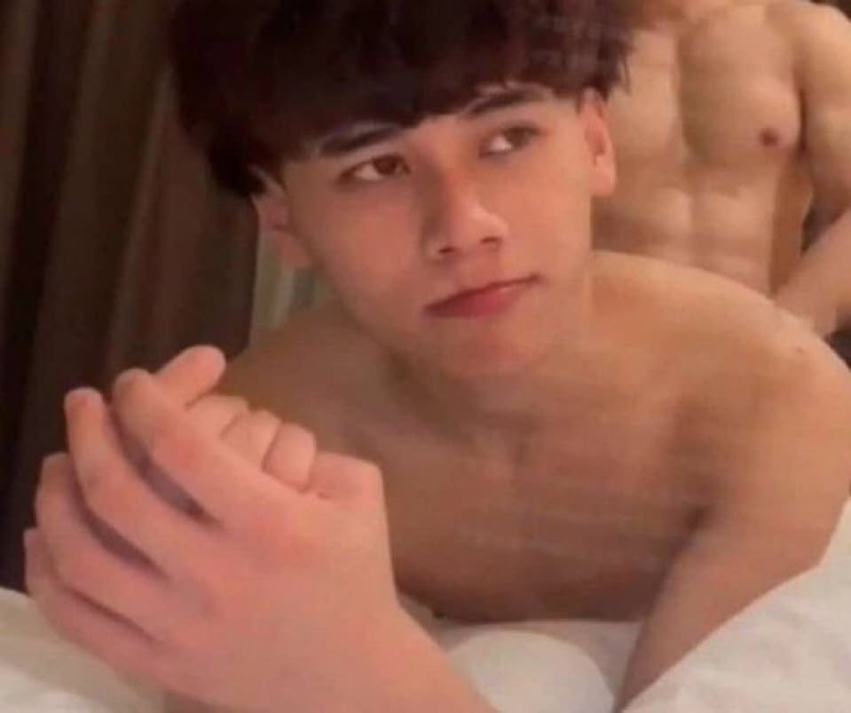 sam winchester tweet media