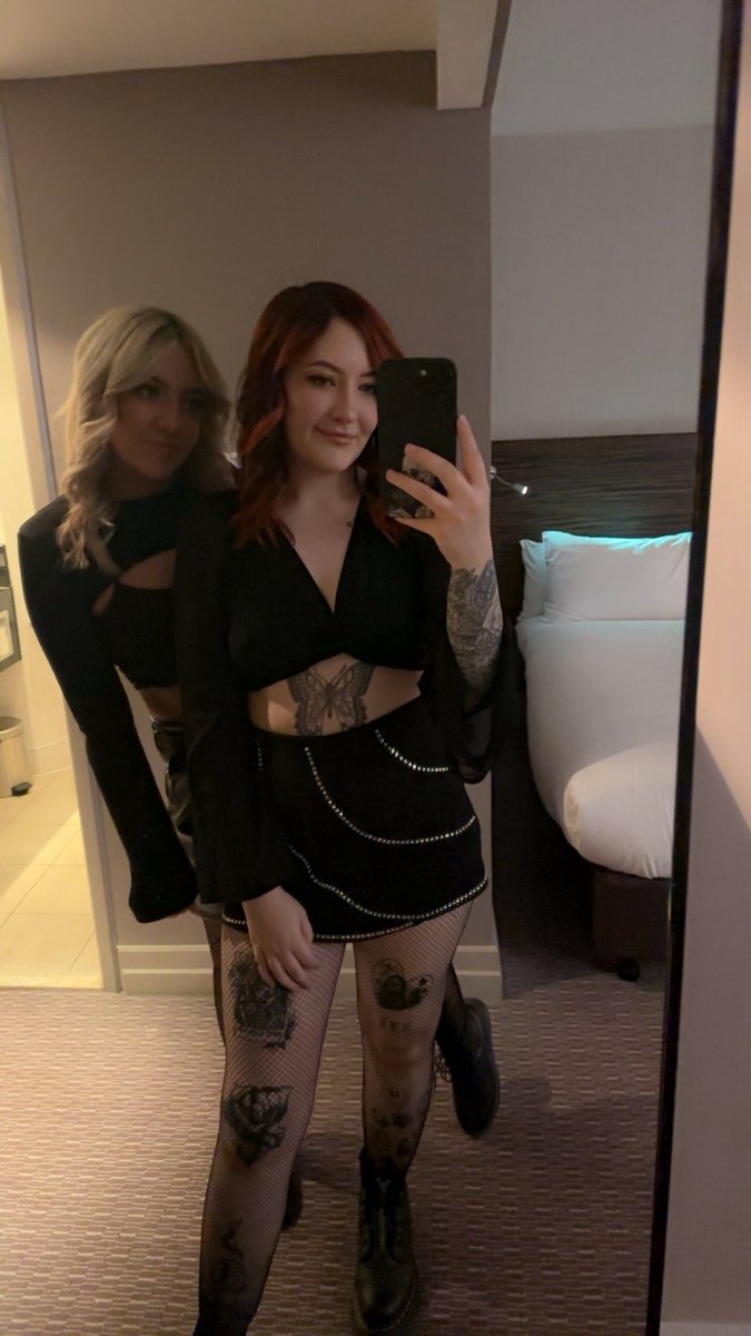 Findom goddess twins 🏴󠁧󠁢󠁳󠁣󠁴󠁿👑 tweet media