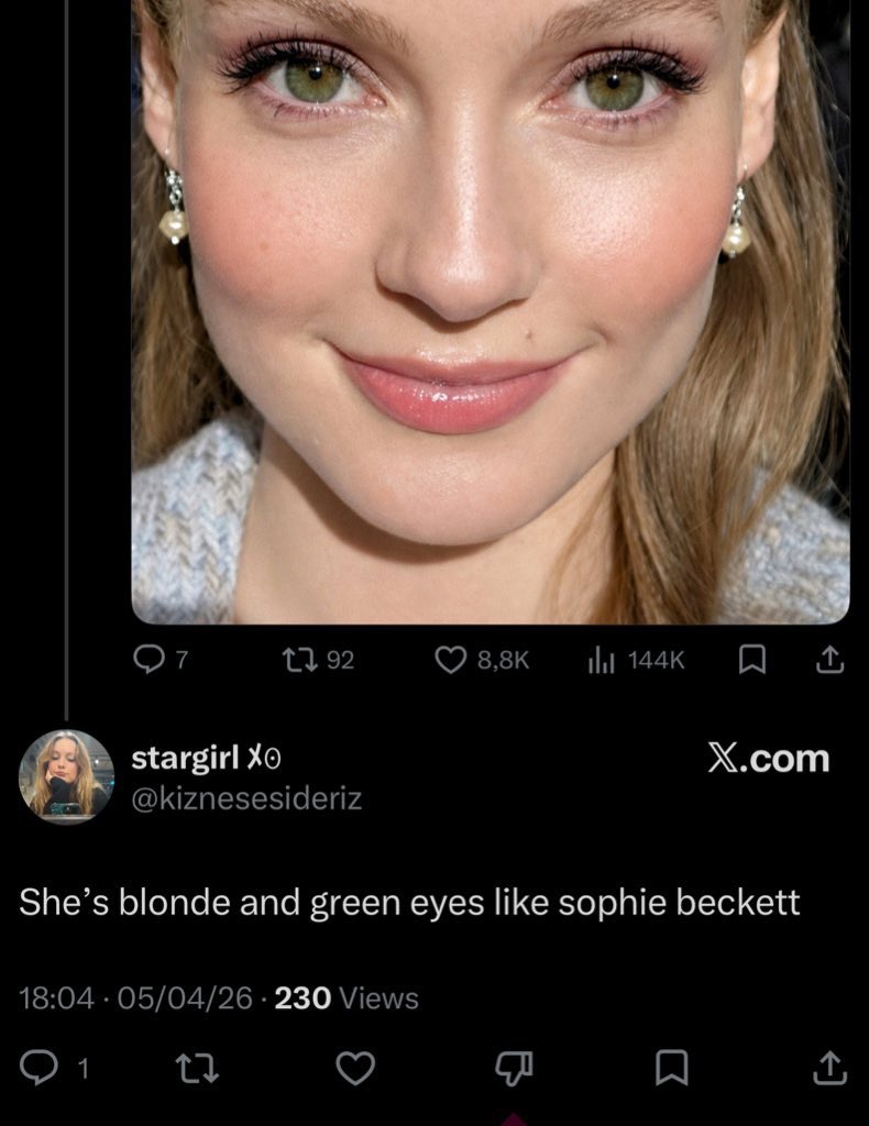 elly sagr 💋 tweet media