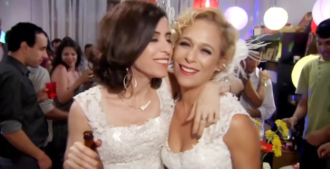 j̶ ̶u̶ ̶l̶ ̶i̶ ̶a̶ = tweet media