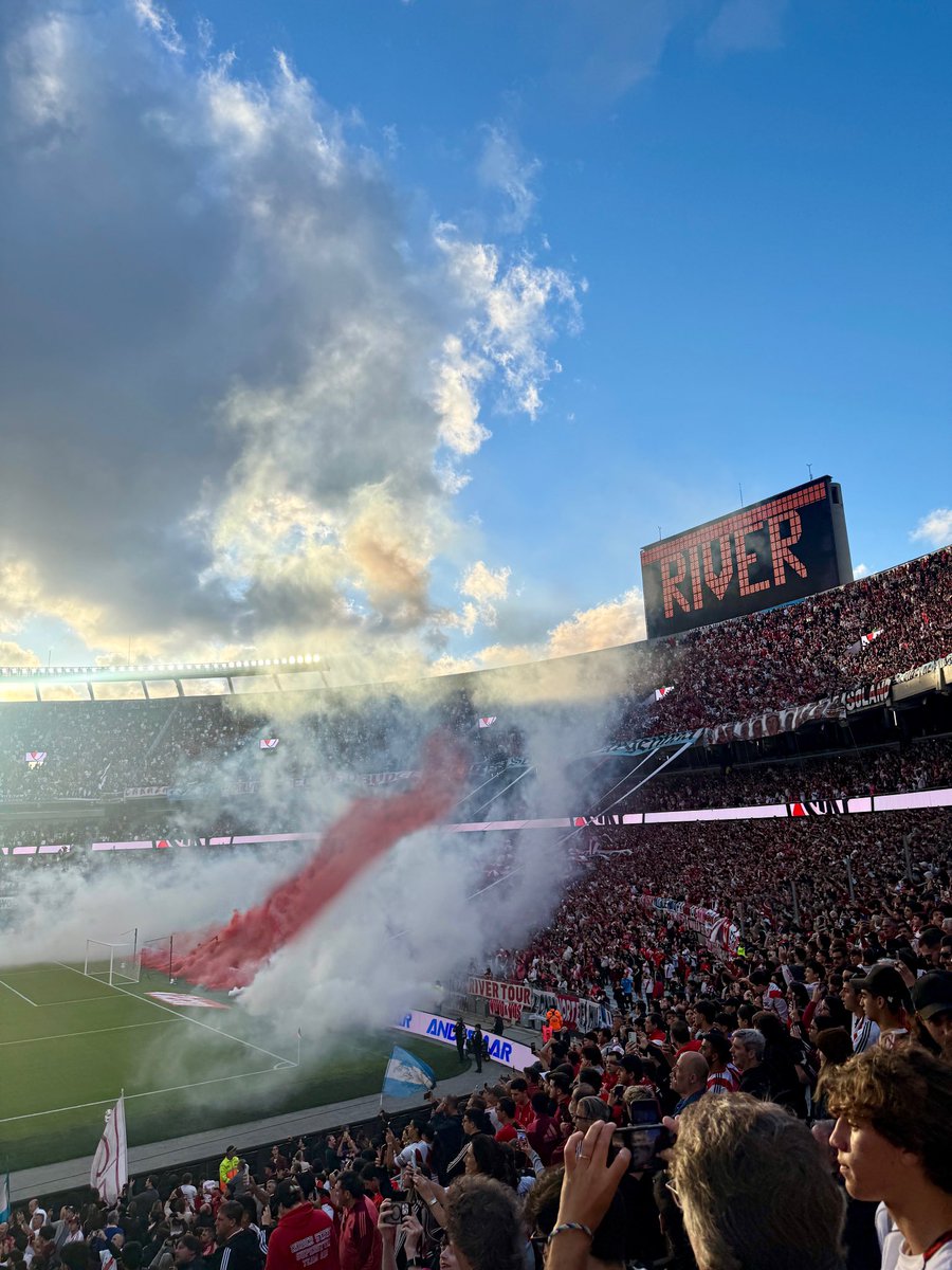 Una banda roja que te cruza el alma.