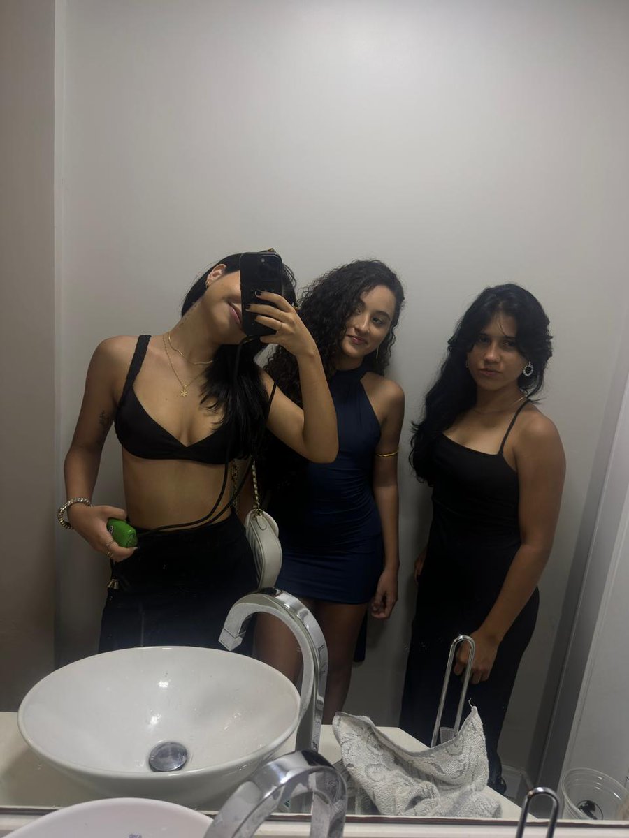 escrotinha tweet media