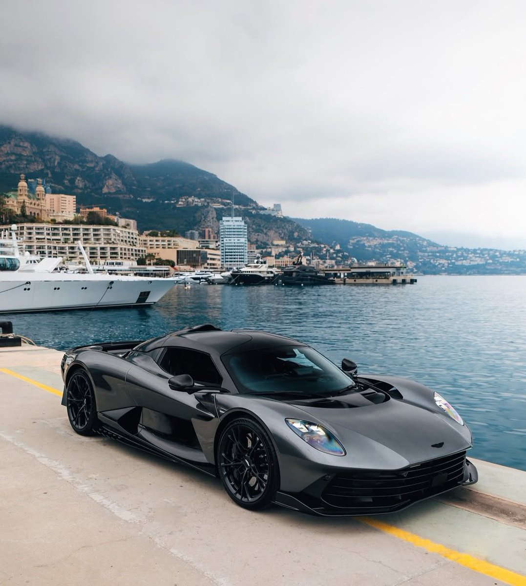 Aston Martin tweet media