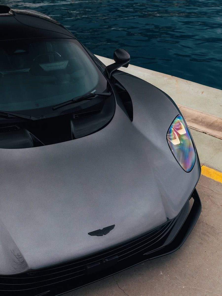 Aston Martin tweet media