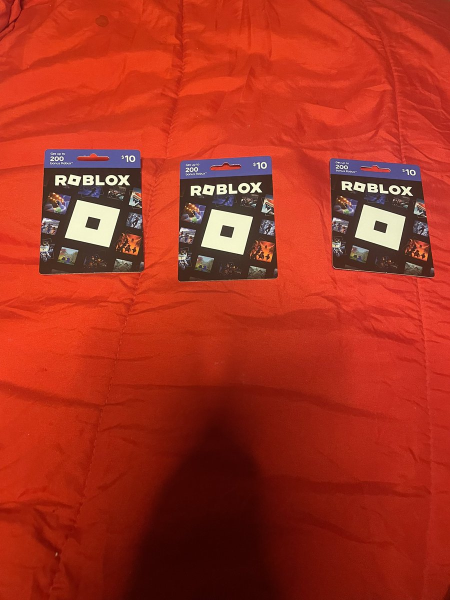 Astelesid's tweet photo. Trading Three robux giftcards for rh mostly lf rhd,halos, and toy items. Dm if interested! (Please im looking to get rid of these) https://t.co/b0WMOACFEb