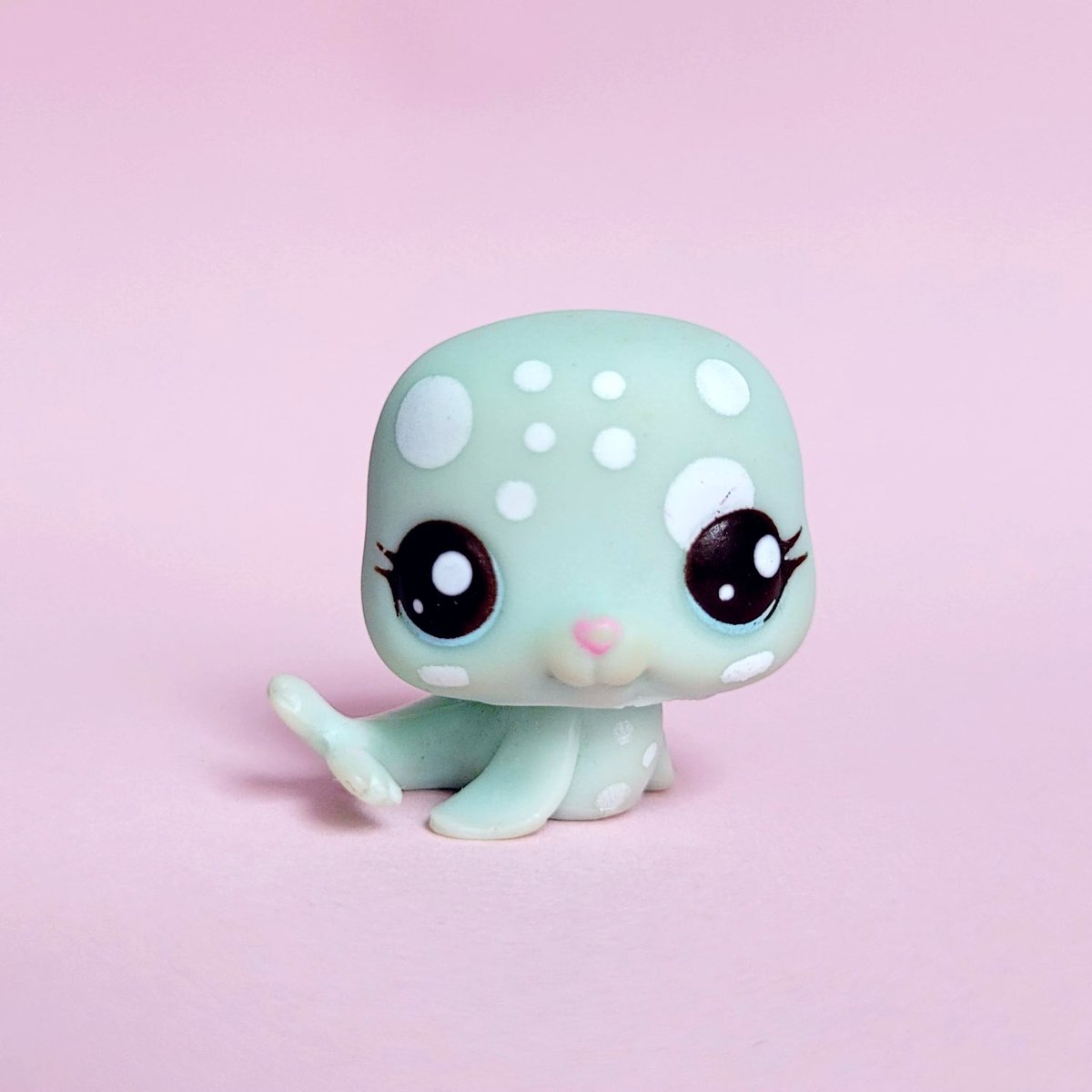 lovebug tweet media