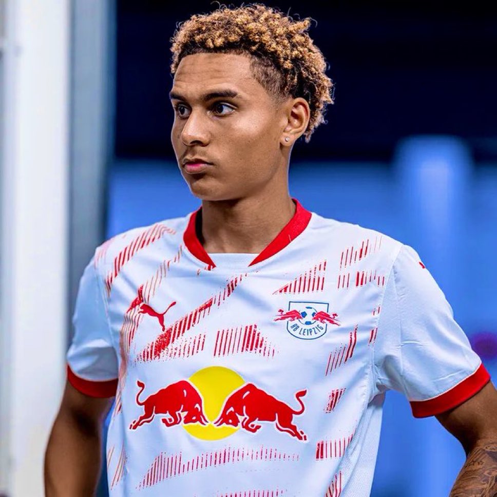 مُـــسلـم tweet media