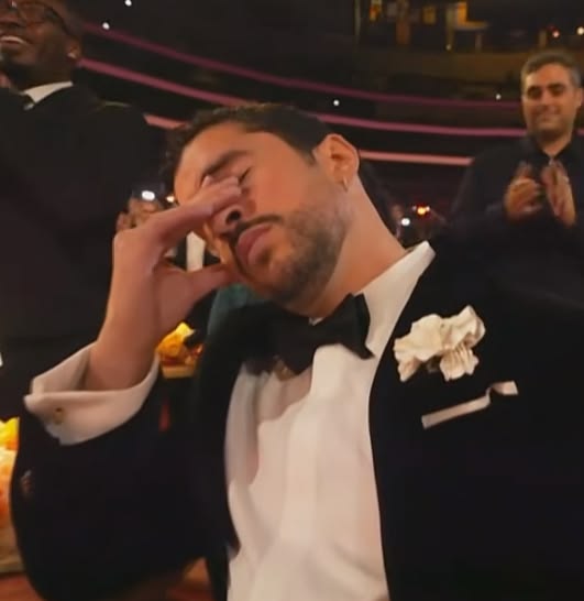 what do i even put here tweet media