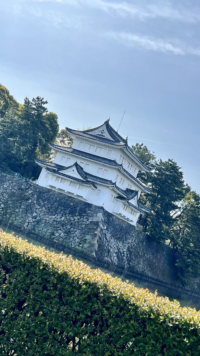 1FGECsI1NQpClpZ's tweet photo. 名古屋城🏯のお堀で
朝のコーヒーブレイク☕️
とても贅沢な時間を過ごしています🎉
#コーヒーブレイク #名古屋城 #名古屋 #西区 #愛知 #famimacafe #カフェラテ #ミルクリッチ https://t.co/gqa7Fn6LsE