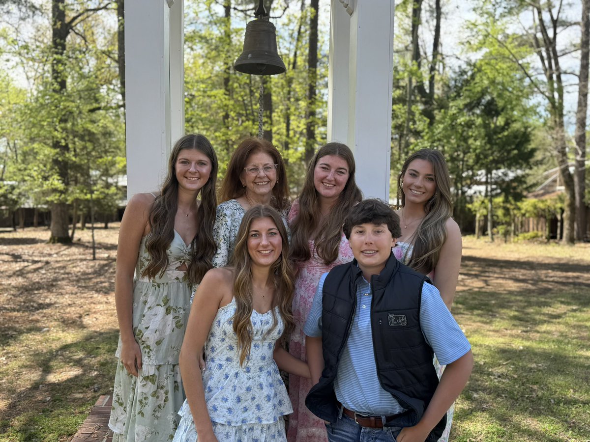 2028Wesley's tweet photo. Happy Easter! ✝️ Enjoyed spending the day with my family! https://t.co/IQwJkuhkEB