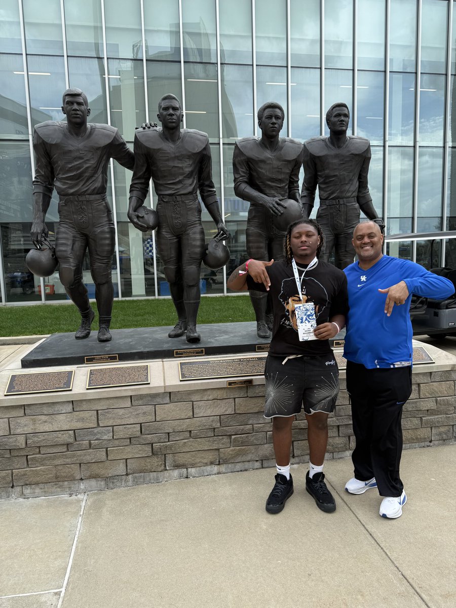 Xavier Muhammad tweet media