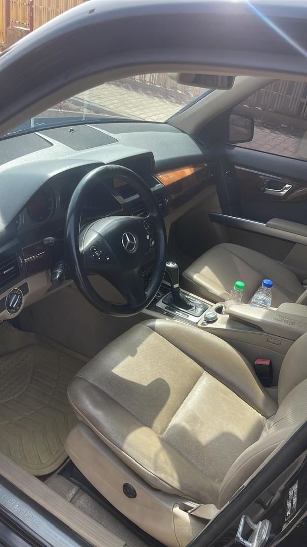 StarAlobama's tweet photo. Distressed Sell
Belgium Standard
Mercedes GLK350
2010 Year Model 
With Double Pano
Untampered Engine
AC Chilling Standard 
Price 9.5Million ( slightly negotiable) https://t.co/CVUiJk5GJh