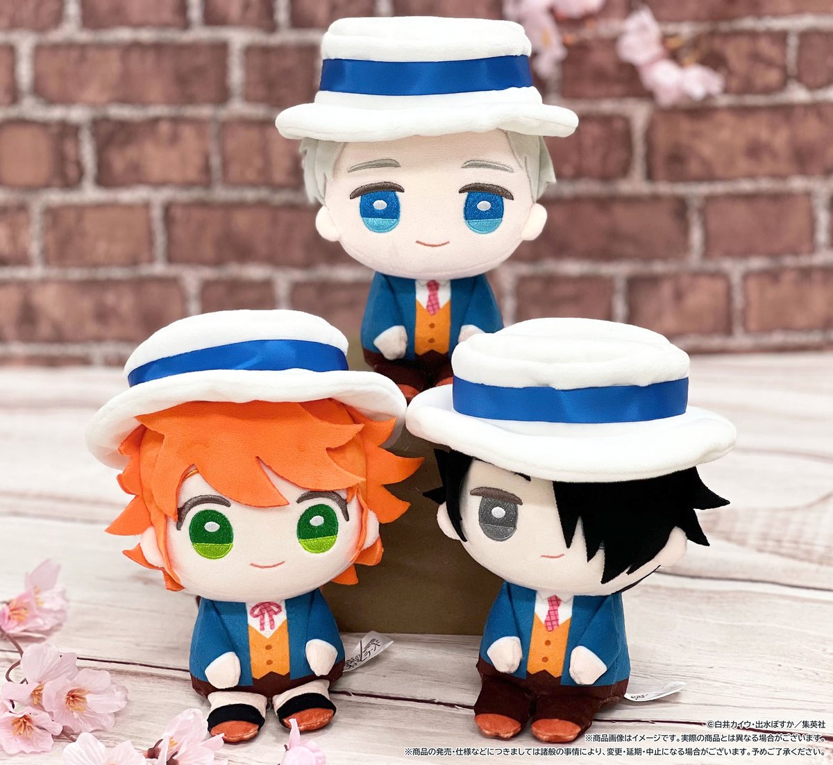 【「約束のネバーランド」10TH ANNIVERSARY POP UP STORE】
神戸マルイにて開催中のPOP UP STOREの商品のご紹介です✨

＜商品のご紹介＞
・おすわりくらぶBIG

サイズは約18cm！
アートボードで使用されているイラストの衣装を着て
ちょこんとおすわりしている姿がかわいいです🌸