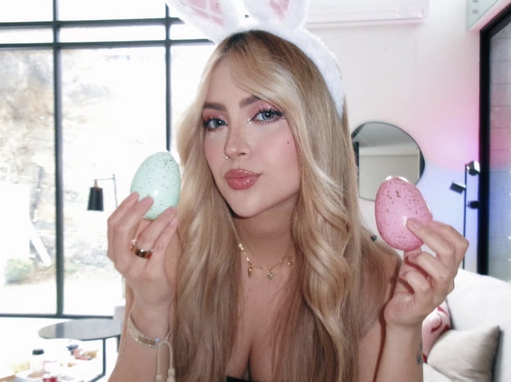 cotita lvs ari 🍓 tweet media