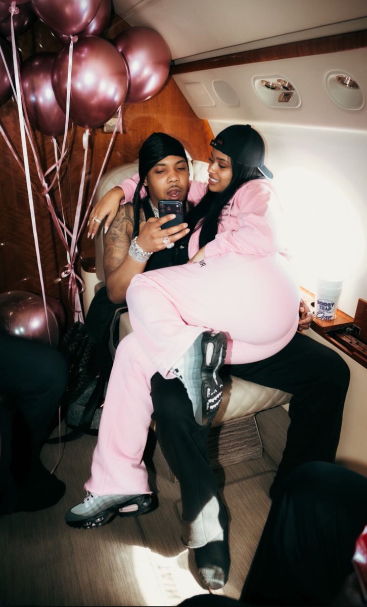 Bodega Baddie tweet media