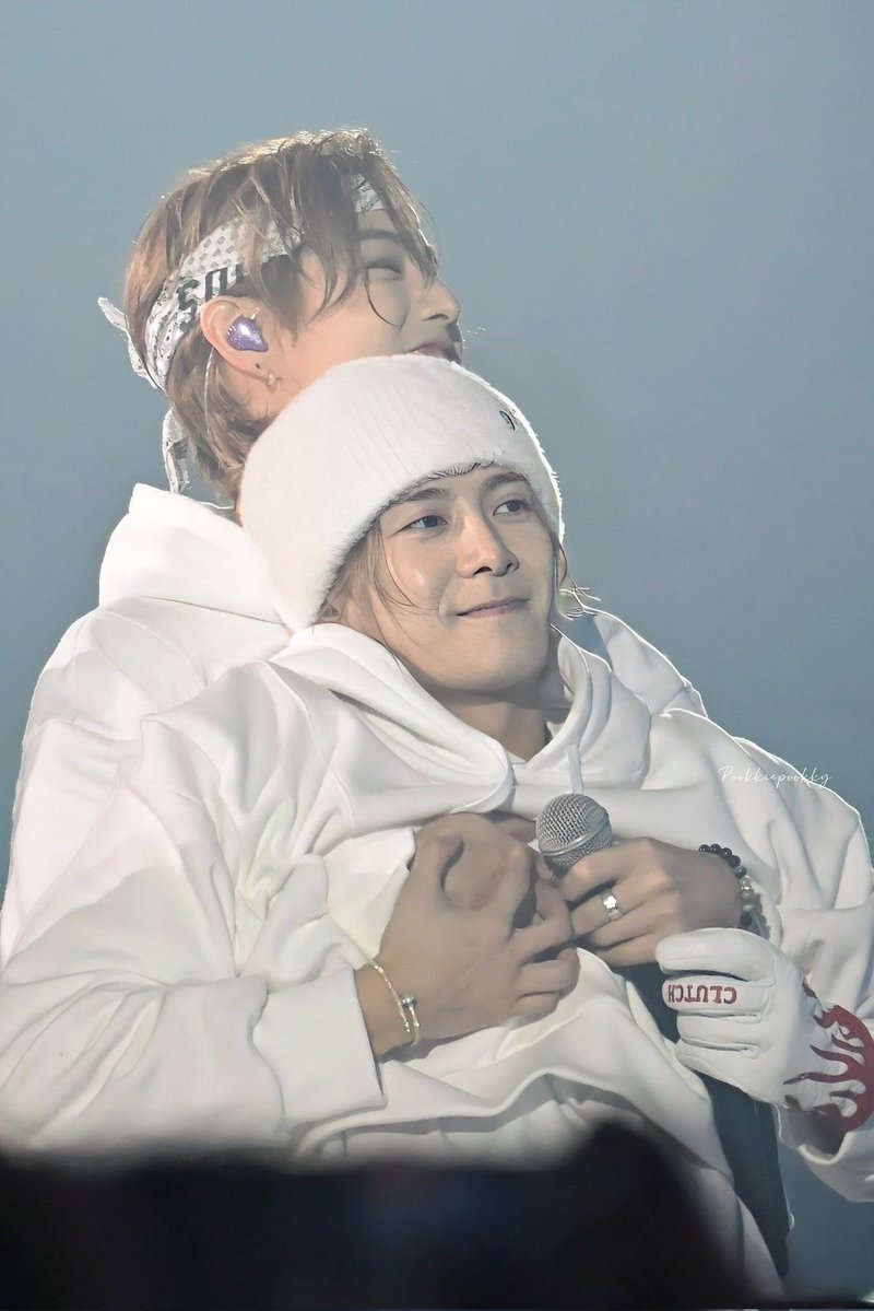 hourly markson ౨ৎ tweet media