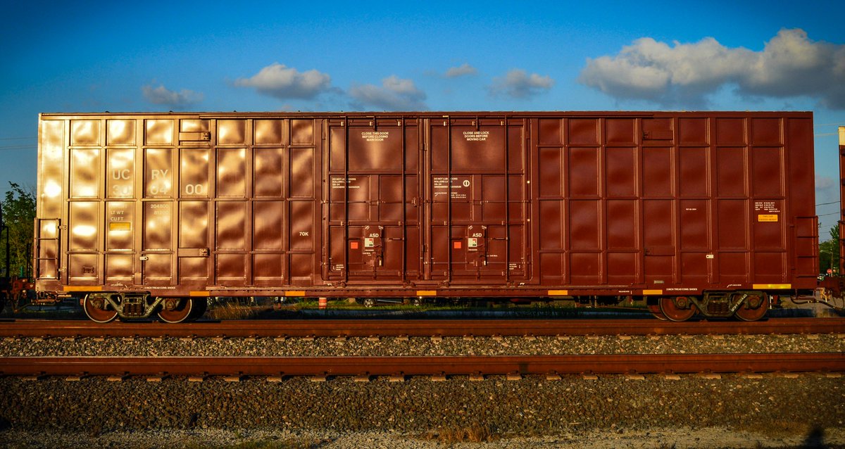 SE_Railfan84's tweet photo. The Best this boxcar will ever look for the time being....#Photo #Photography #Trainphoto #Train #Raiflanning #Railroad #Houston https://t.co/c5ssw6y3Dk