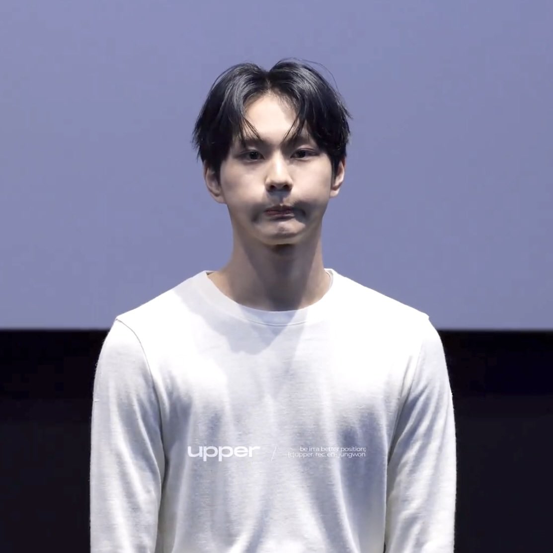 j —⋆⋆ tweet media