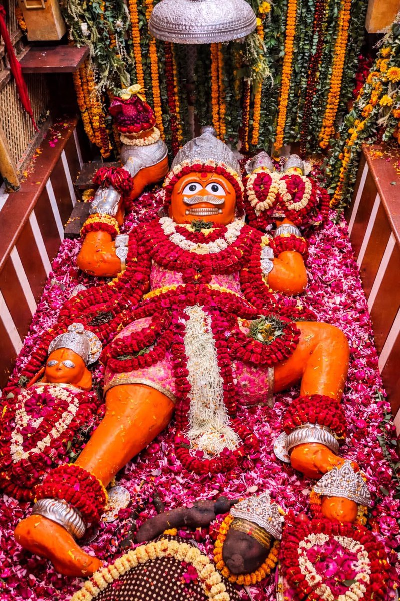 ब्रह्म मुहूर्त में लेटे हुए हनुमान के दिव्य अलौकिक दर्शन