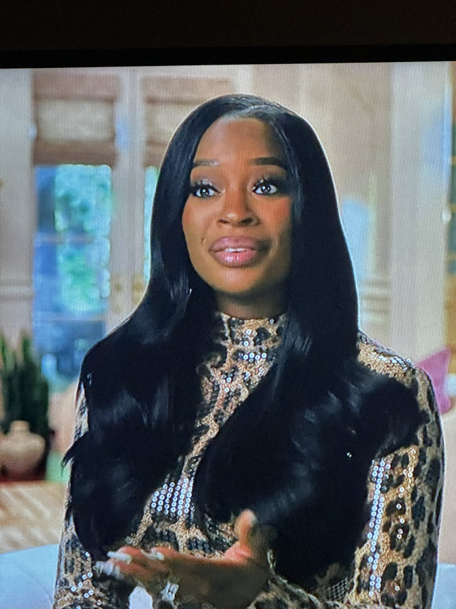 livelovesimone's tweet image. Shamea! Please stick with this look! #RHOA