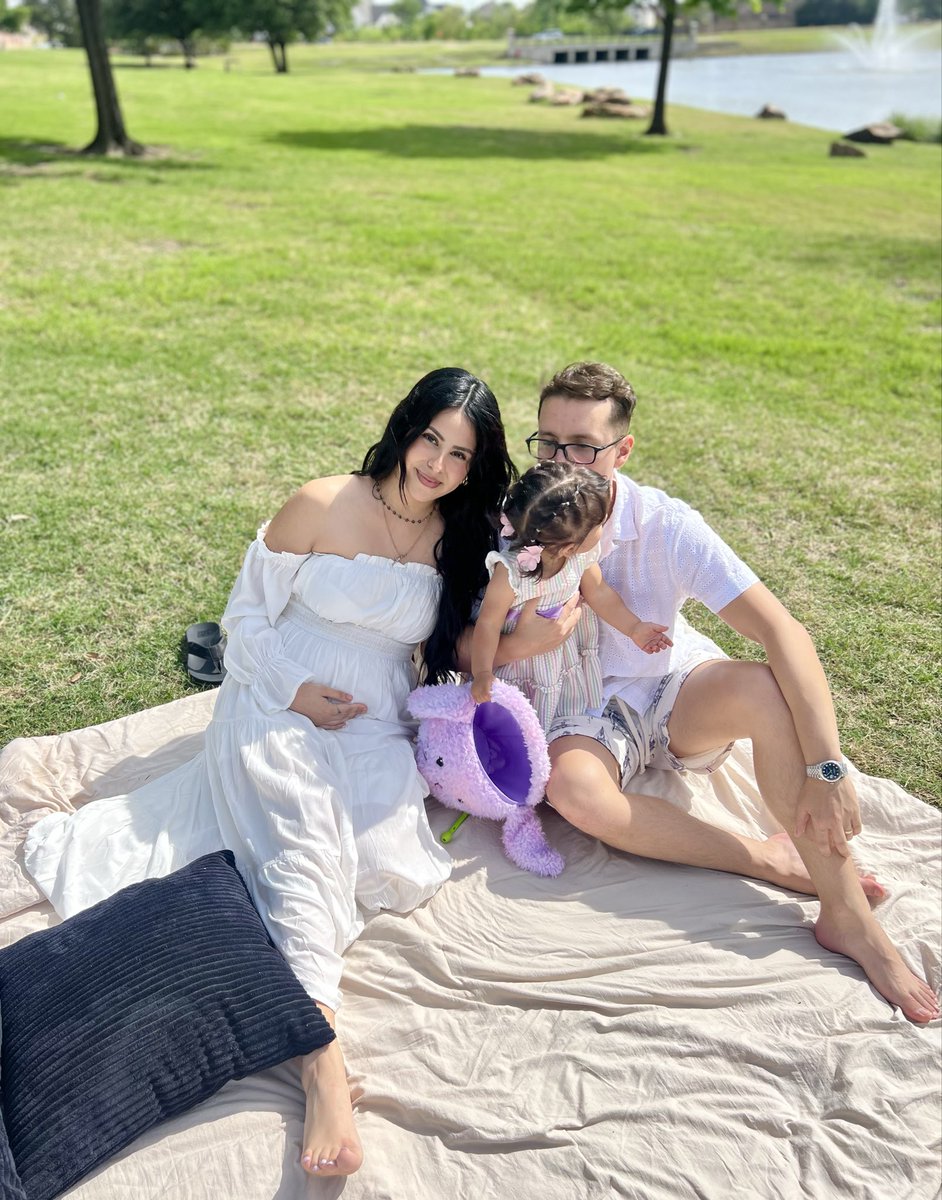 Rallied's tweet photo. Happy Easter from our family to yours ❤️ https://t.co/EoH32sRrR6
