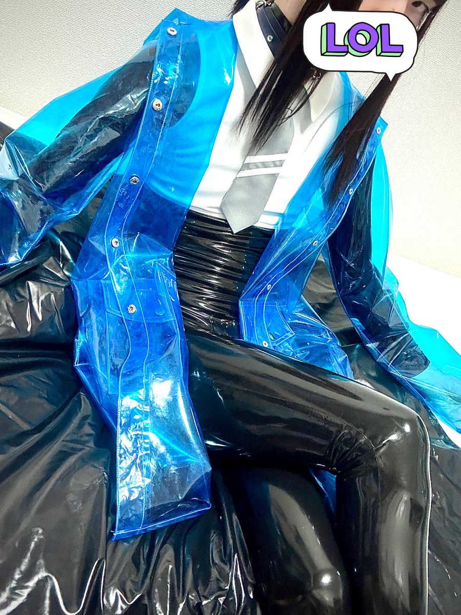 完全被膜ラバー！！！
つま先まで覆われててめっちゃいい！

 #Latex  #raincoat