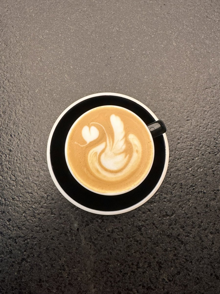 jorgerdelagala's tweet image. Este es mi mundo… #Cafe #Flatwhite