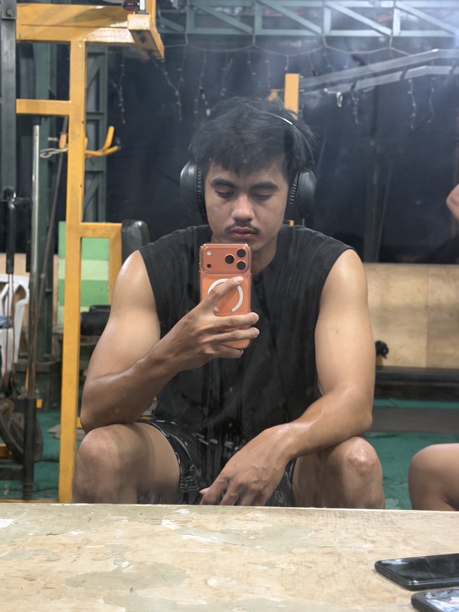 JoshuaMucc's tweet photo. Mag papasarap muna 

TG : @JoshuaMucc https://t.co/VD87rY8BBV