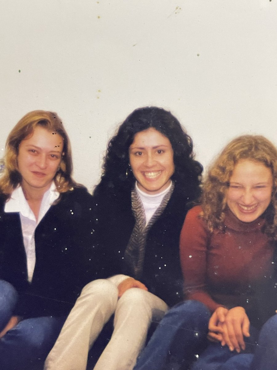 bowieceta's tweet image. tou nostalgica pelo romance juvenil dos meus pais e como minha mae era mto parecida cmg #gag