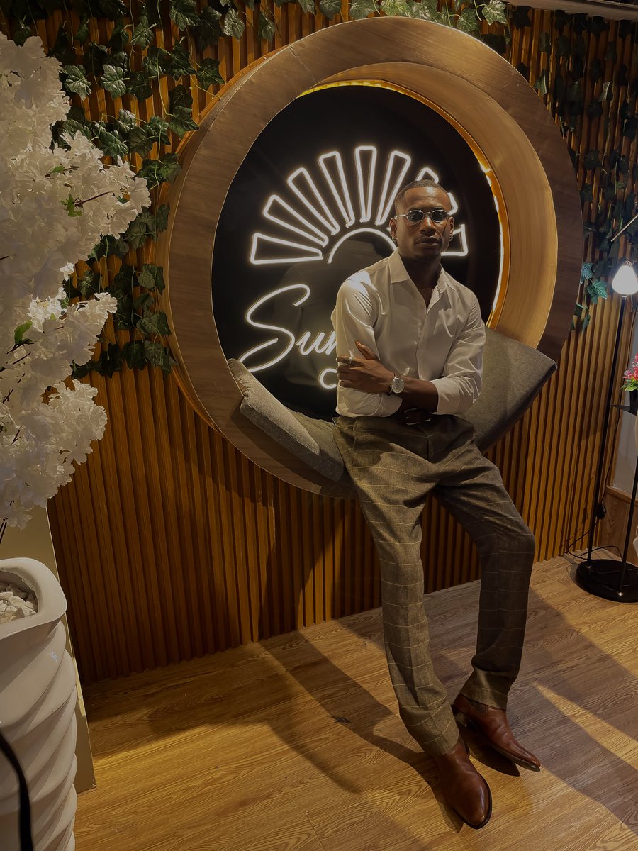 osasthekid's tweet image. Easter Sunday at Sundown Cafe⚡️