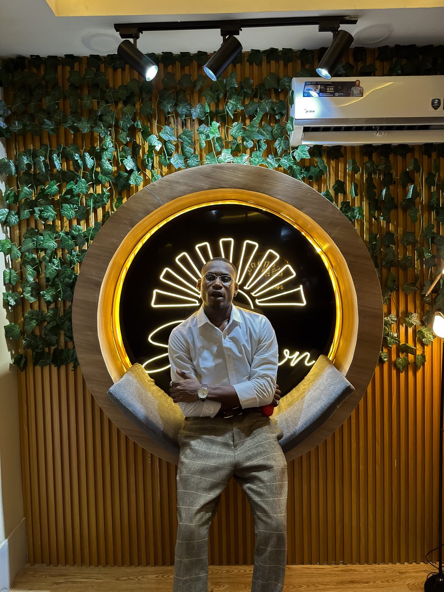 osasthekid's tweet image. Easter Sunday at Sundown Cafe⚡️