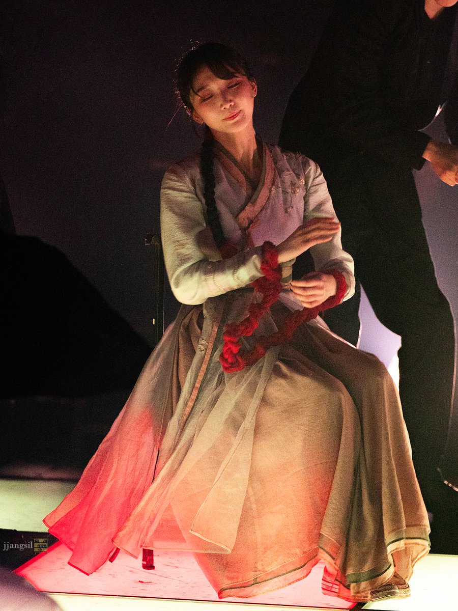 장식장 tweet media