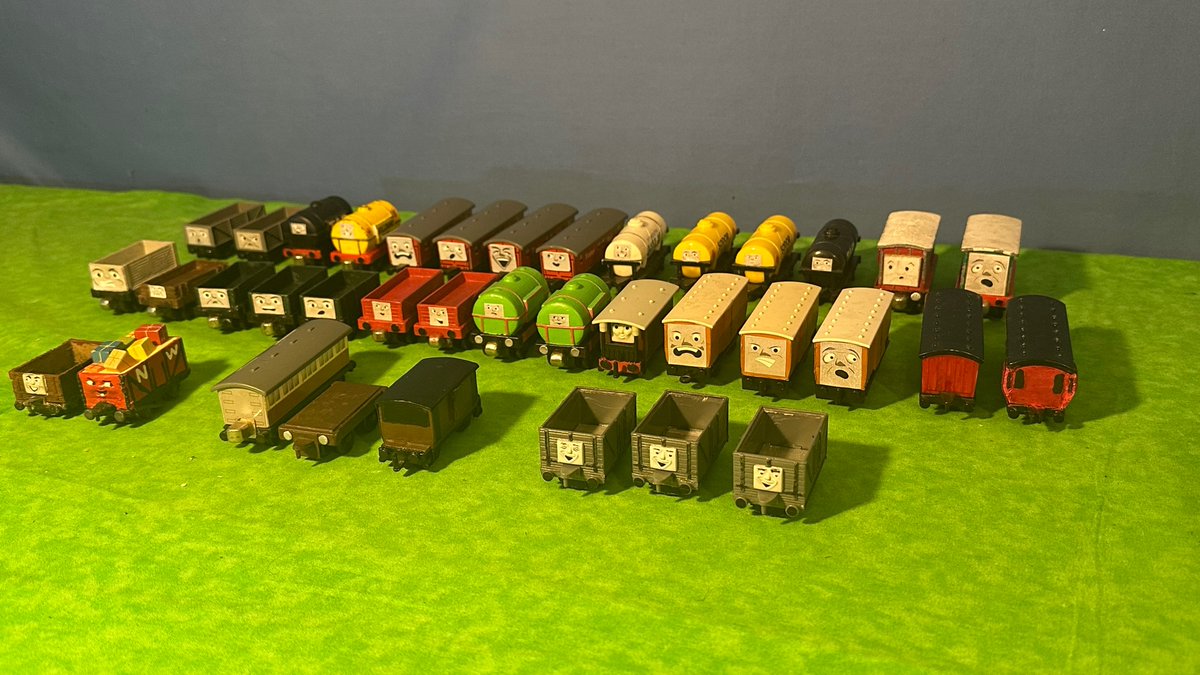 KagaminsKawa's tweet photo. The Troublesome Trucks! They tend to get the engines every time… or so I‘m told!
#Ertl #TakeAlong #ThomasCustoms
Curious about the nakayoshi stock? Check out my unboxing video of the unmodified trucks on YouTube! https://t.co/HG4KD4NLRI https://t.co/Ukc7R1bkT2