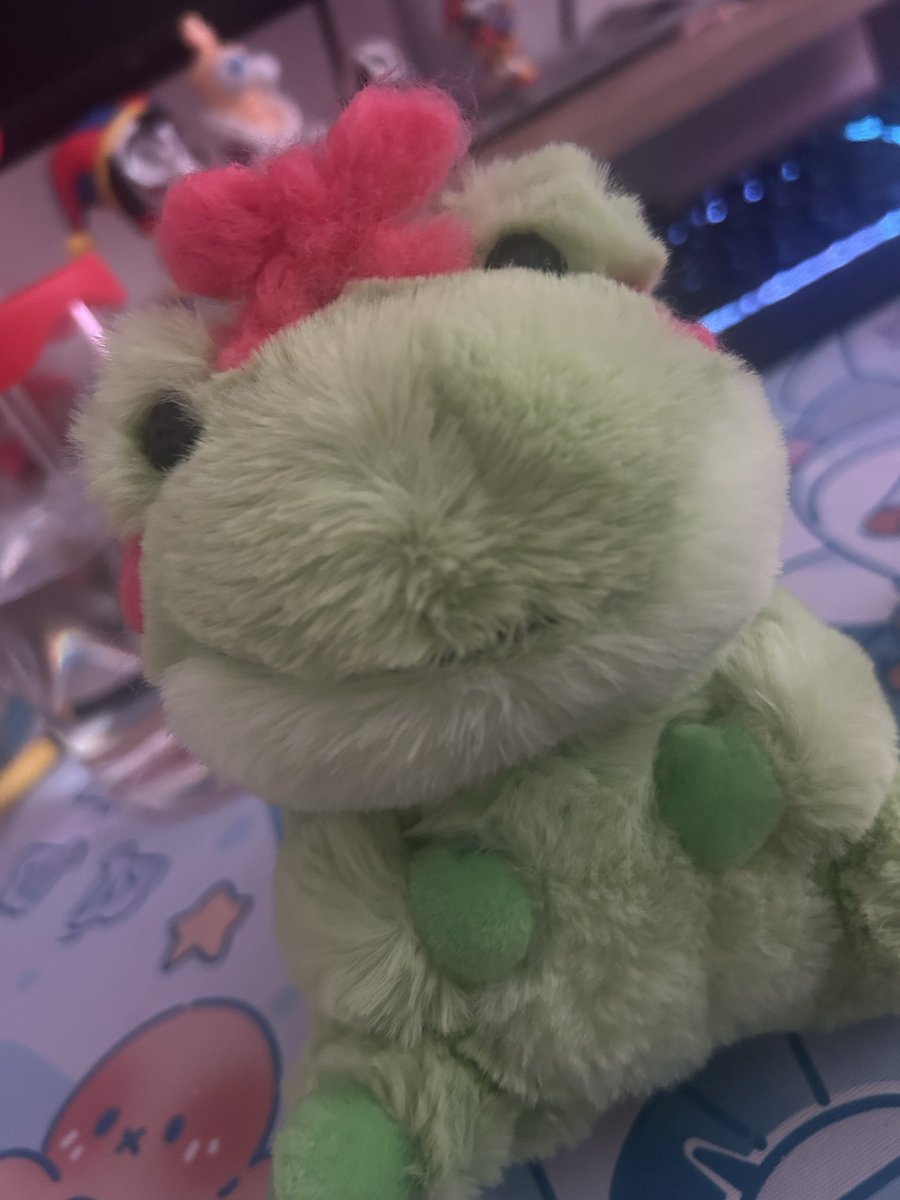 sskatmar tweet media