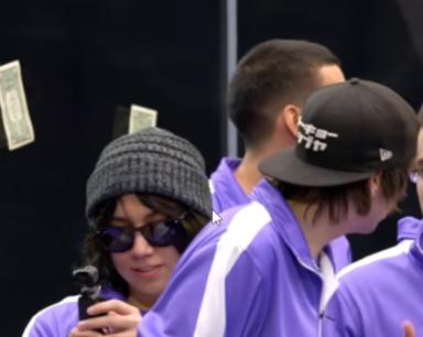 quien es esa chica linda y misteriosa?