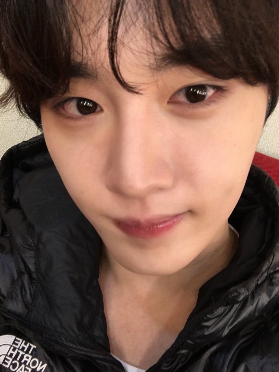 히나 tweet media