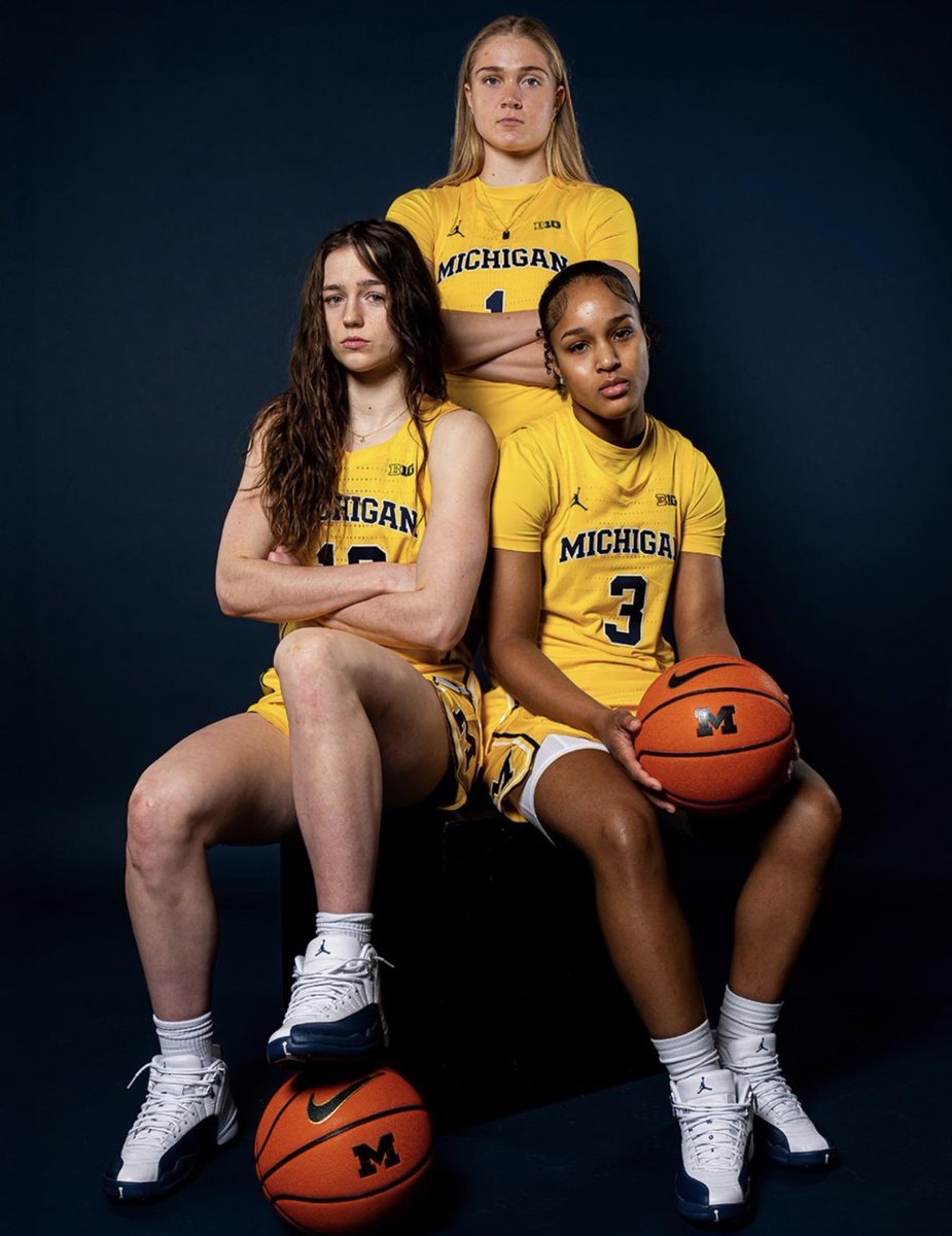 I talk hoops 🏀 tweet media