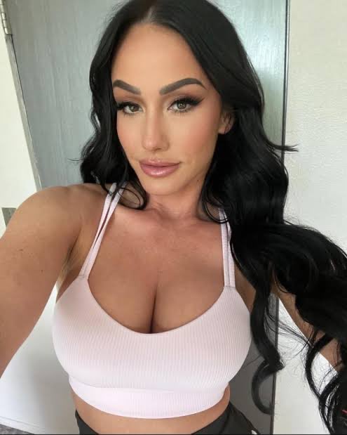 Lizzy girl tweet media